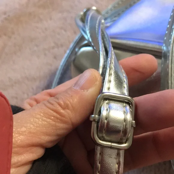 Small silver back pack - Picture 5 of 6